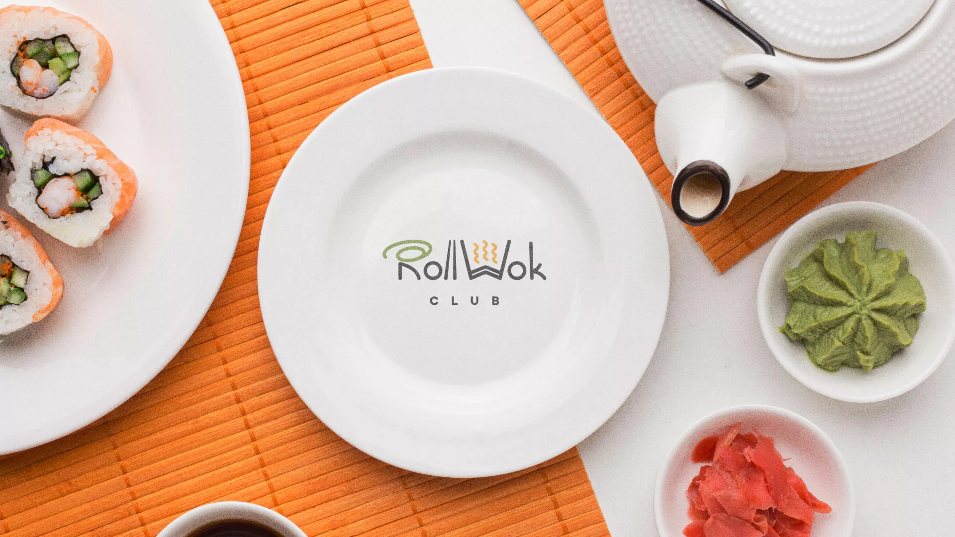 Разработка логотипа и фирменного стиля в Уссурийске для суши-бара «Roll Wok Club»